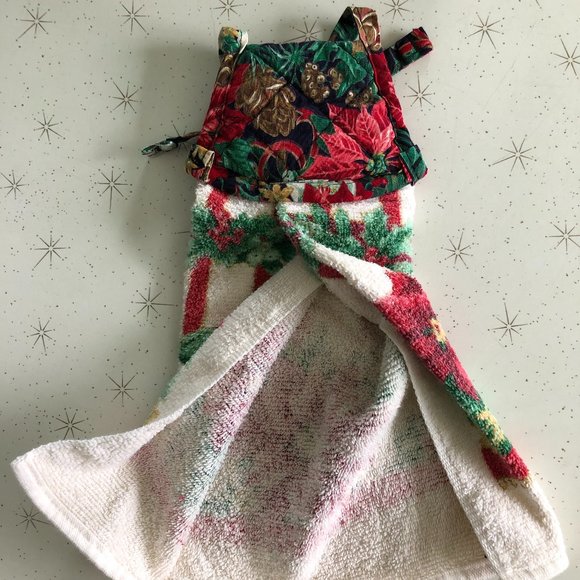 Vtg Oval Christmas Tablecloth & Hanging Kitchen Towel - Picture 9 of 9